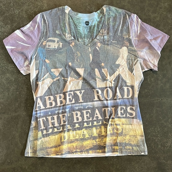 Women’s Beatles “Abbey Road” Allover Graphic Lightweight T-Shirt - Picture 1 of 7